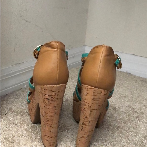 BCBGEneration  platform sandals - Picture 3 of 4